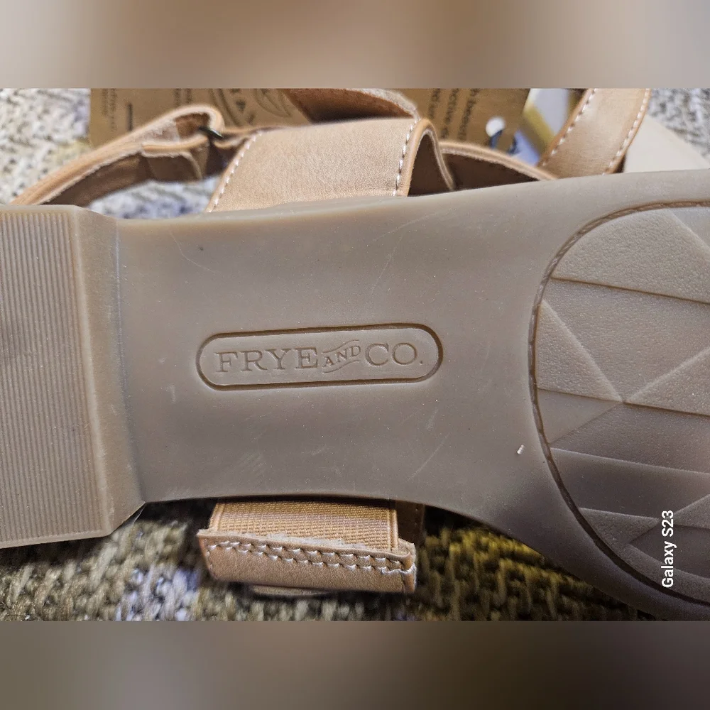 NWT Frye & Company Women's Adjustable Strap Cassia Sandals in Light Tan - Picture 8 of 12